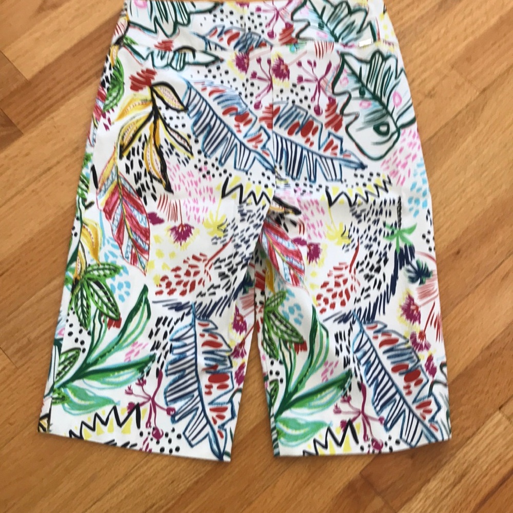 Shorts - Picture 3 of 4
